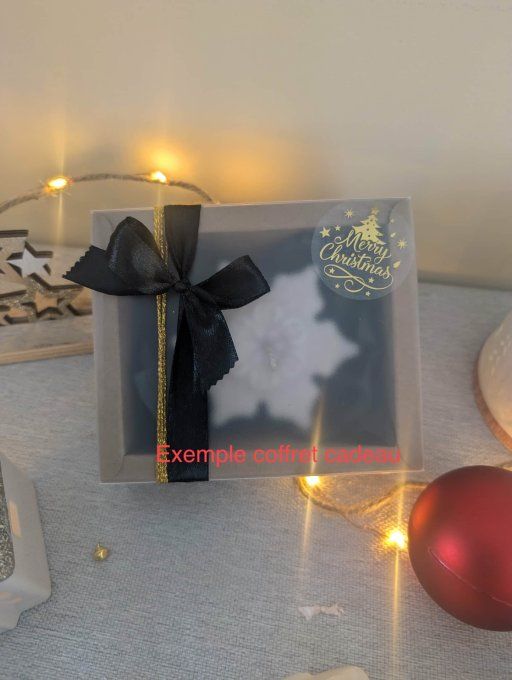 Bougie moulée 60 g flocon de neige modèle N°2 non parfumé vendu à l'unité