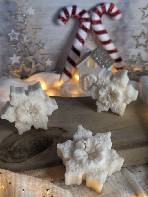 Bougies moulées flocon de neige modèle N°2 non parfumées LOT de 3