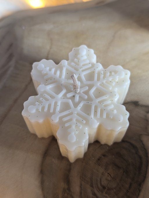 Bougies moulées flocon de neige modèle N°1 non parfumées LOT de 3