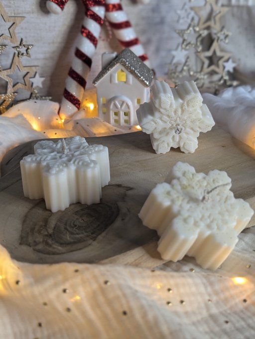 Bougie moulée flocon de neige  modèle N°1 non parfumée vendu à l'unité